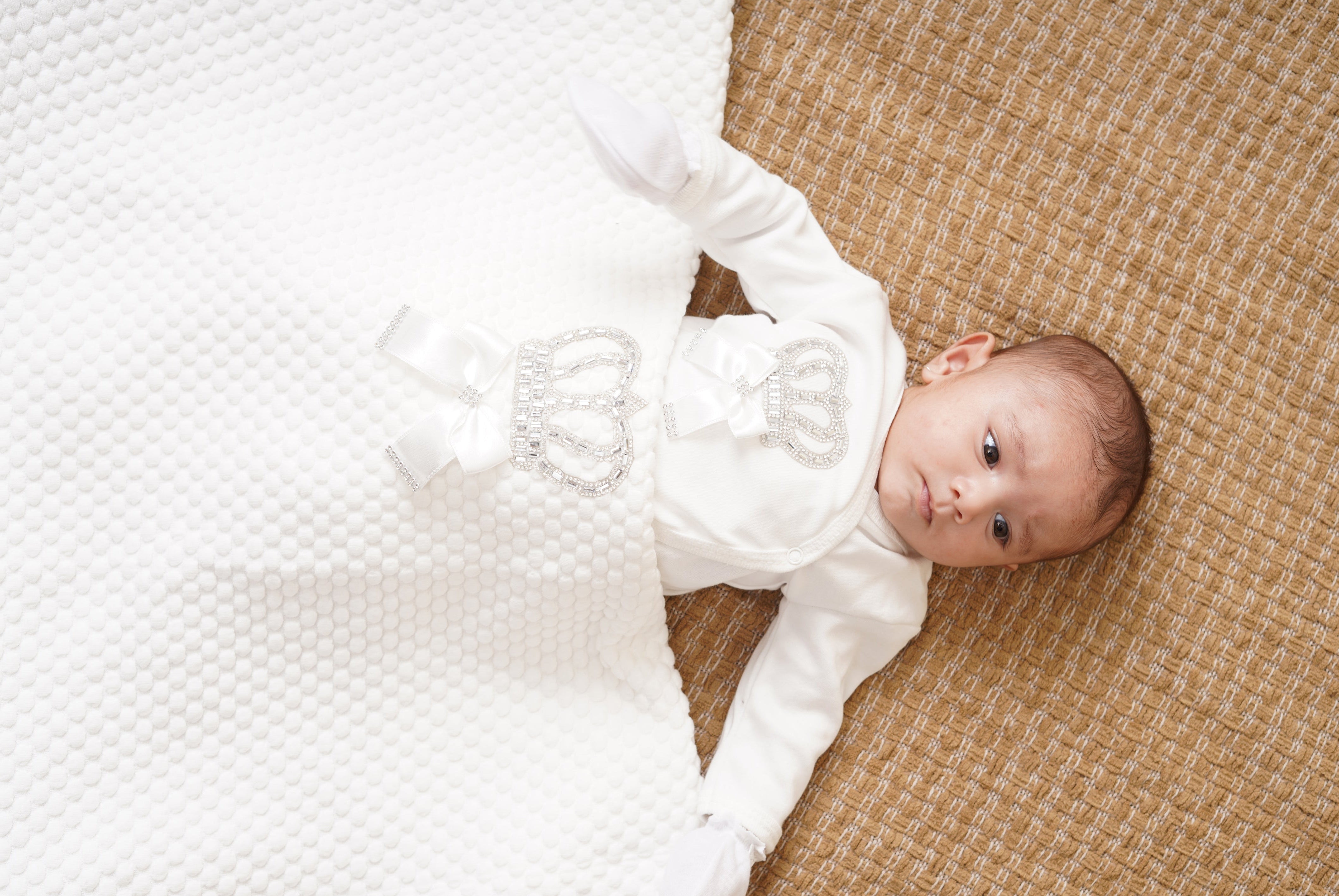 Royal beginnings - Diamond crown ensemble(Set of Qty - 9)