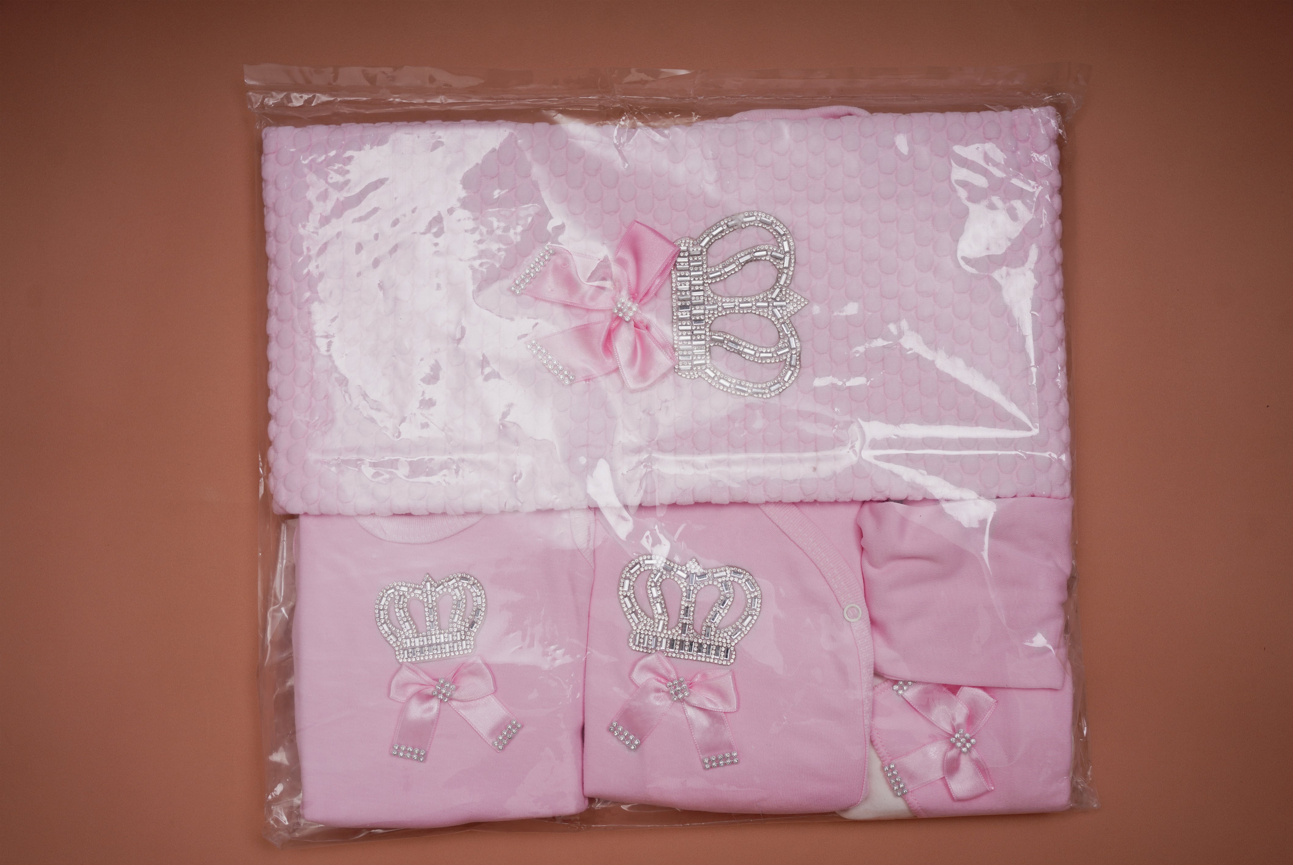 Royal beginnings - Diamond crown ensemble