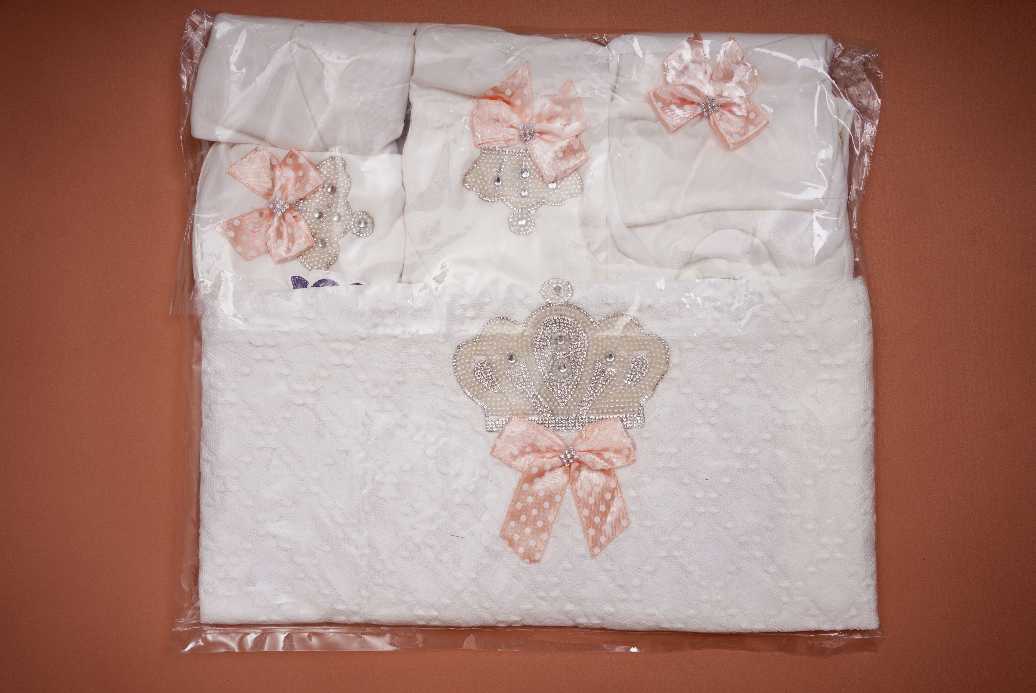 Royal beginnings - pearl crown ensemble(Set of Qty - 9)